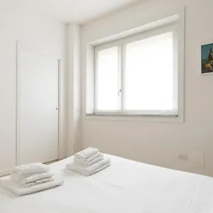 https://italianway-spontini-10.italymilanhotels.net